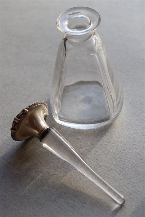 dating glass bottle stoppers